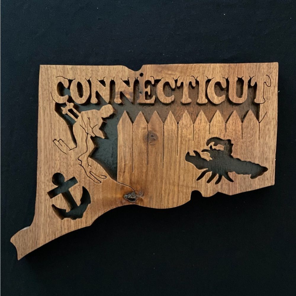 CONNECTICUT - Handcrafted
WOODEN STATE
PLAQUE -All states available - GREAT GIFT